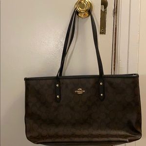 Coach logo tote